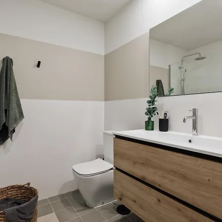 Semuc - 2 Bedrooms, Office And Balcony In Eixample Dreta *